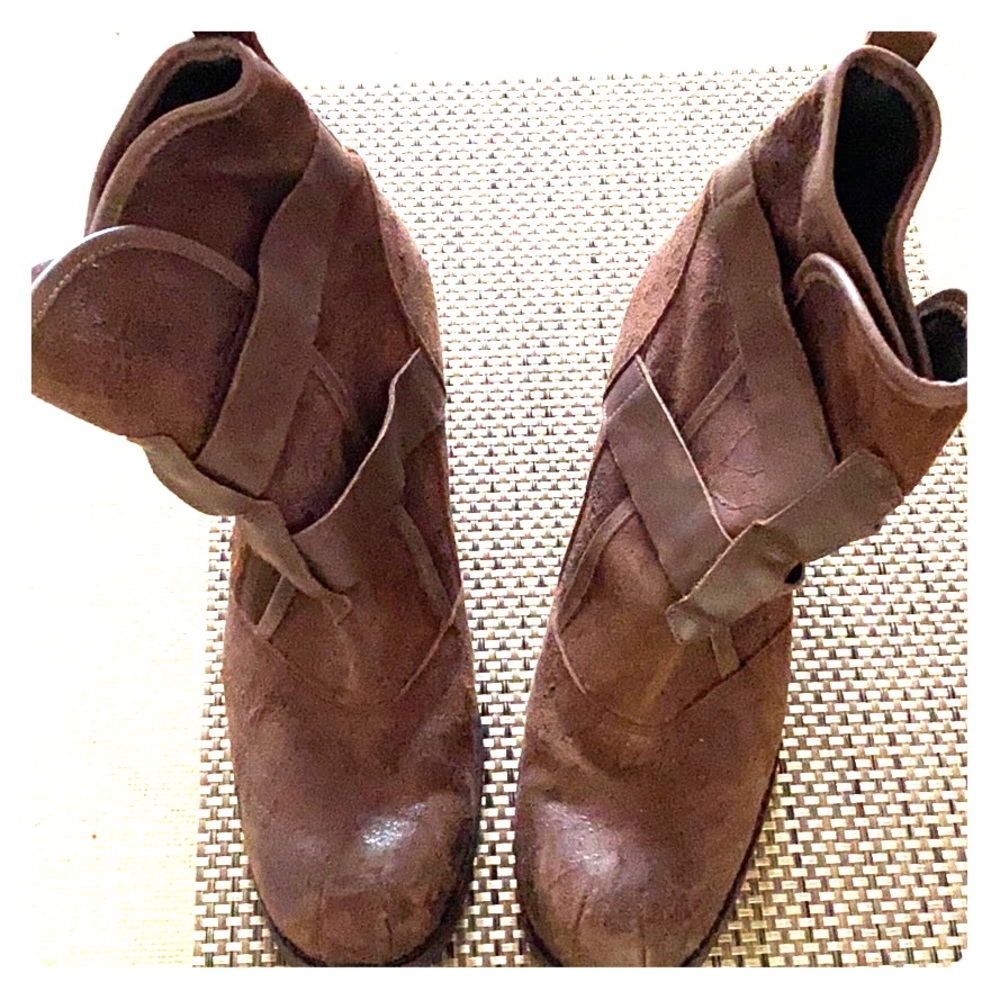High quality booties, leather, new